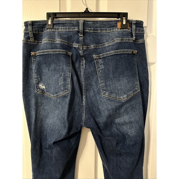 Judy Blue Jean Womens 18W Medium Wash Relaxed Fit Distressed High Rise Cropped - Picture 6 of 8